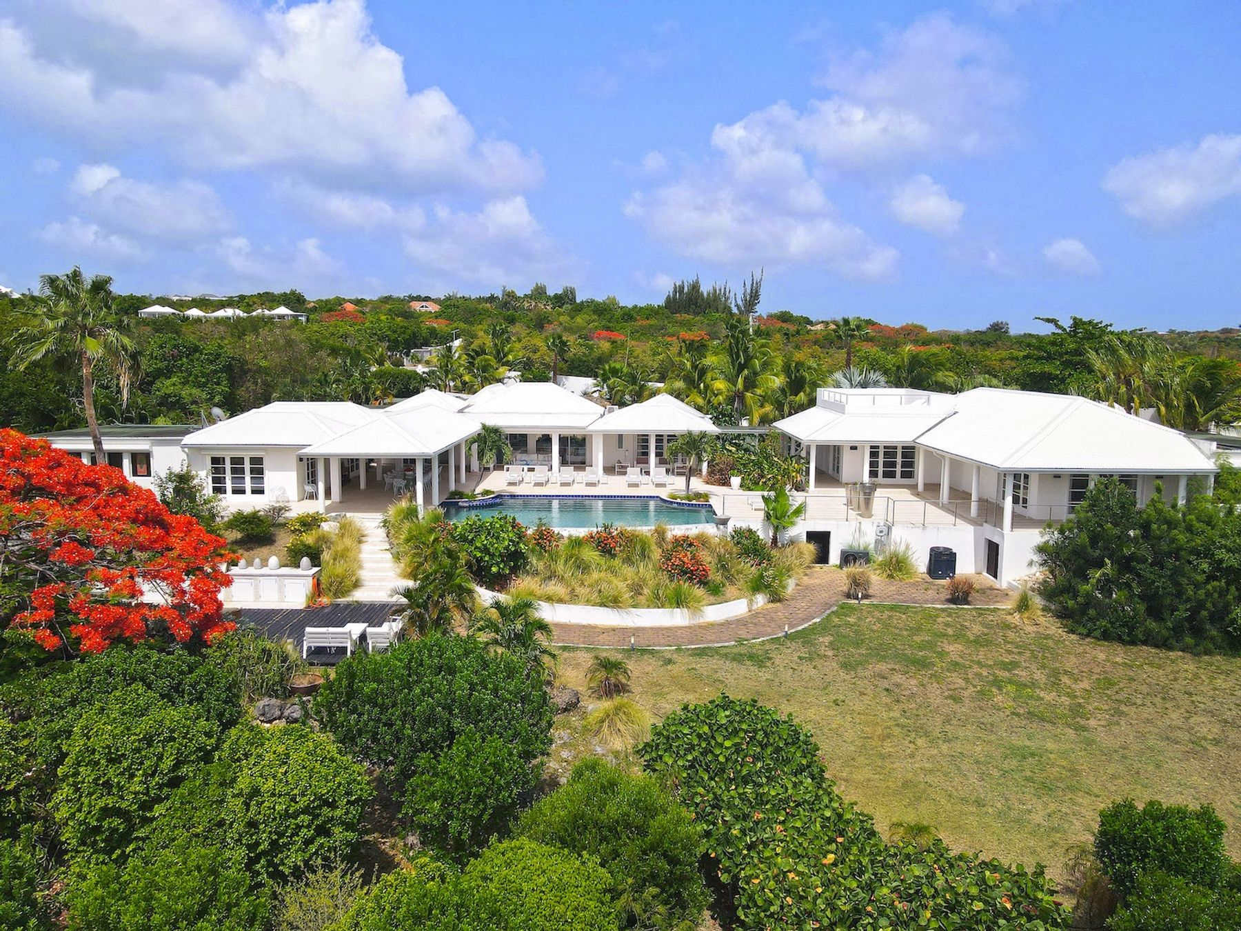 Encore Villa villa photo.
